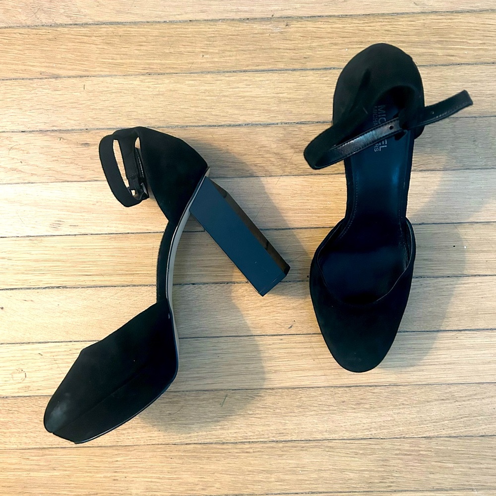 Suede sculpted heels ❤️